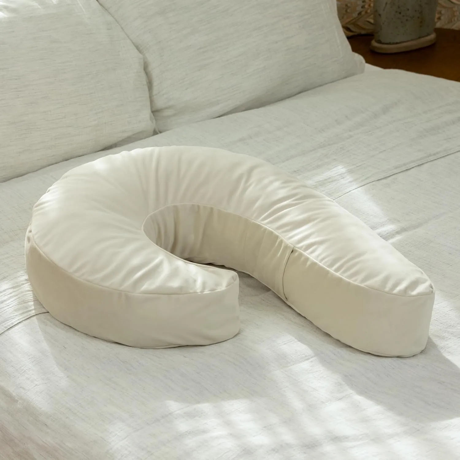 Avana Uno Adjustable Memory Foam Snuggle Pillow for Side Sleepers, Cloud/Camel