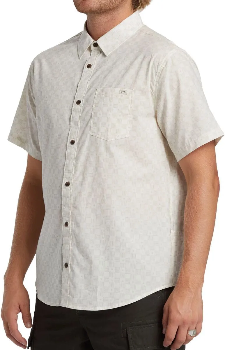 Billabong Men's Classic Sundays Woven Short Sleeve Shirt