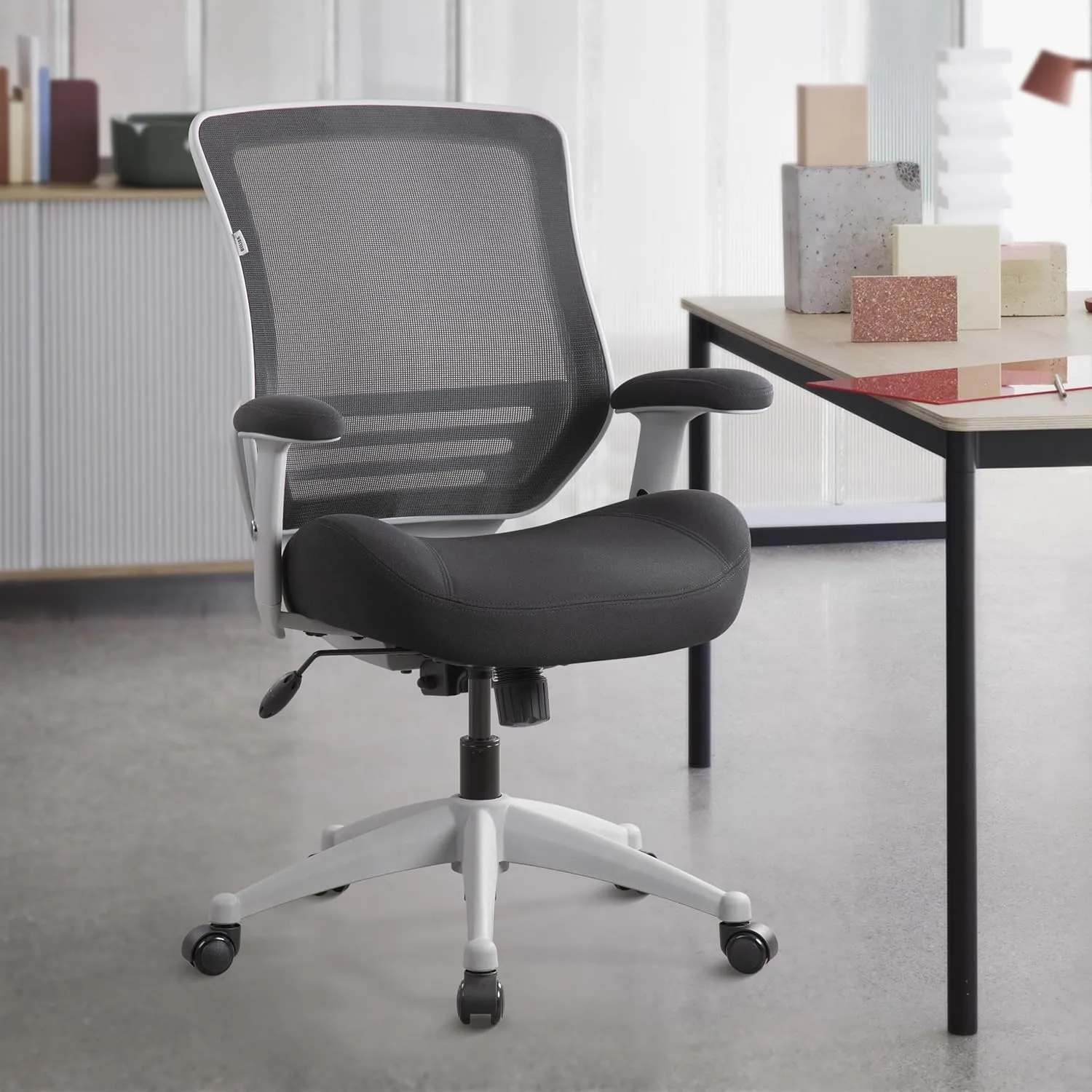 BOLISS 400lbs Mesh Ergonomic Super Soft Wide Cushion Office Computer Desk Chair Adjustable Arms(Black)