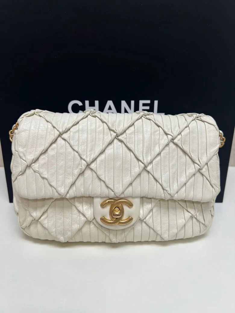 CHANEL Quilted Flap Bag White Leather Shoulder Bag