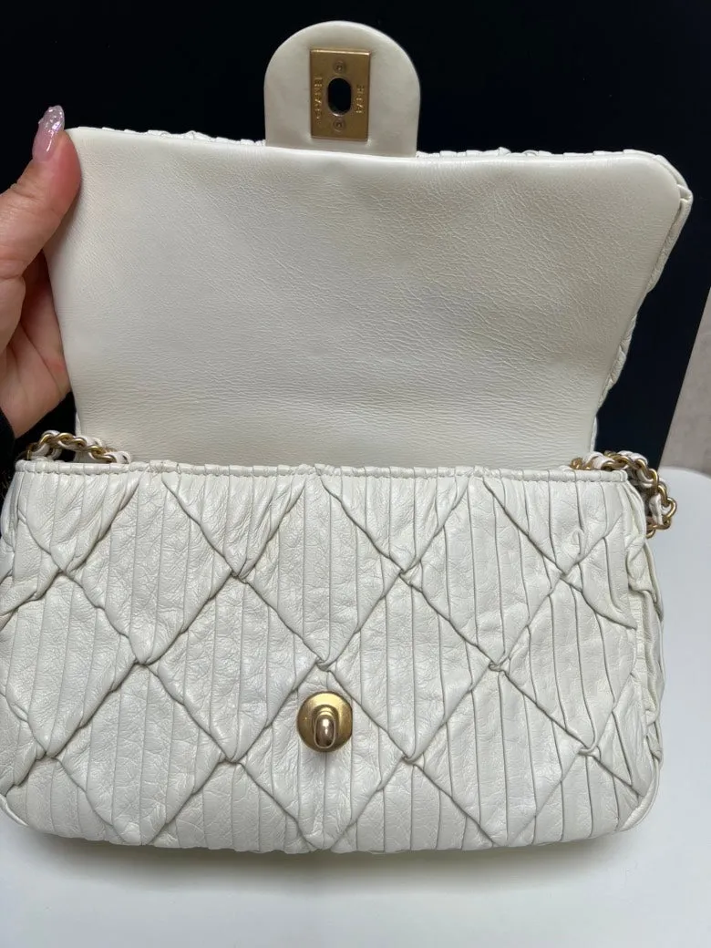 CHANEL Quilted Flap Bag White Leather Shoulder Bag