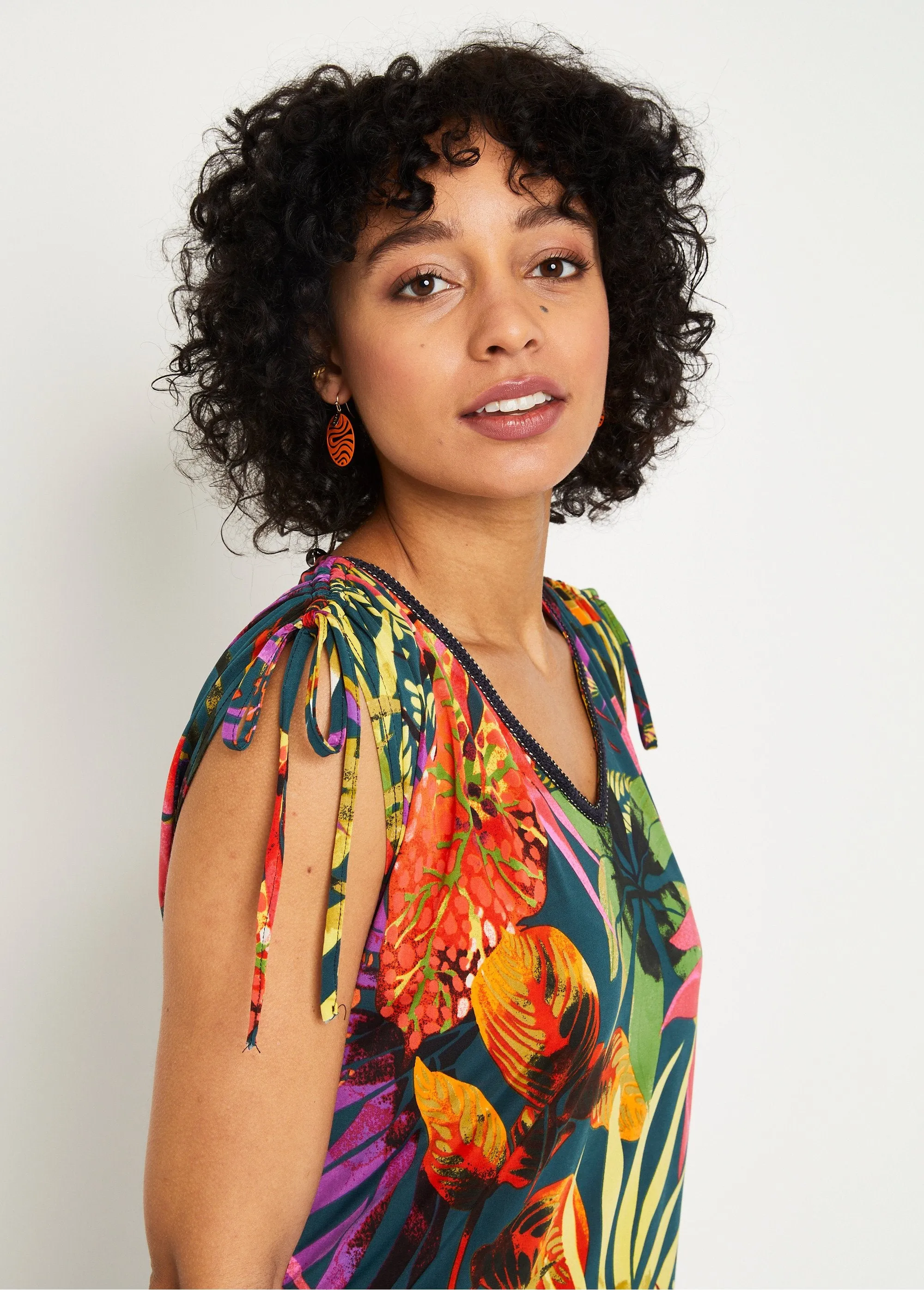 Exotic pattern t-shirt with shoulder ties