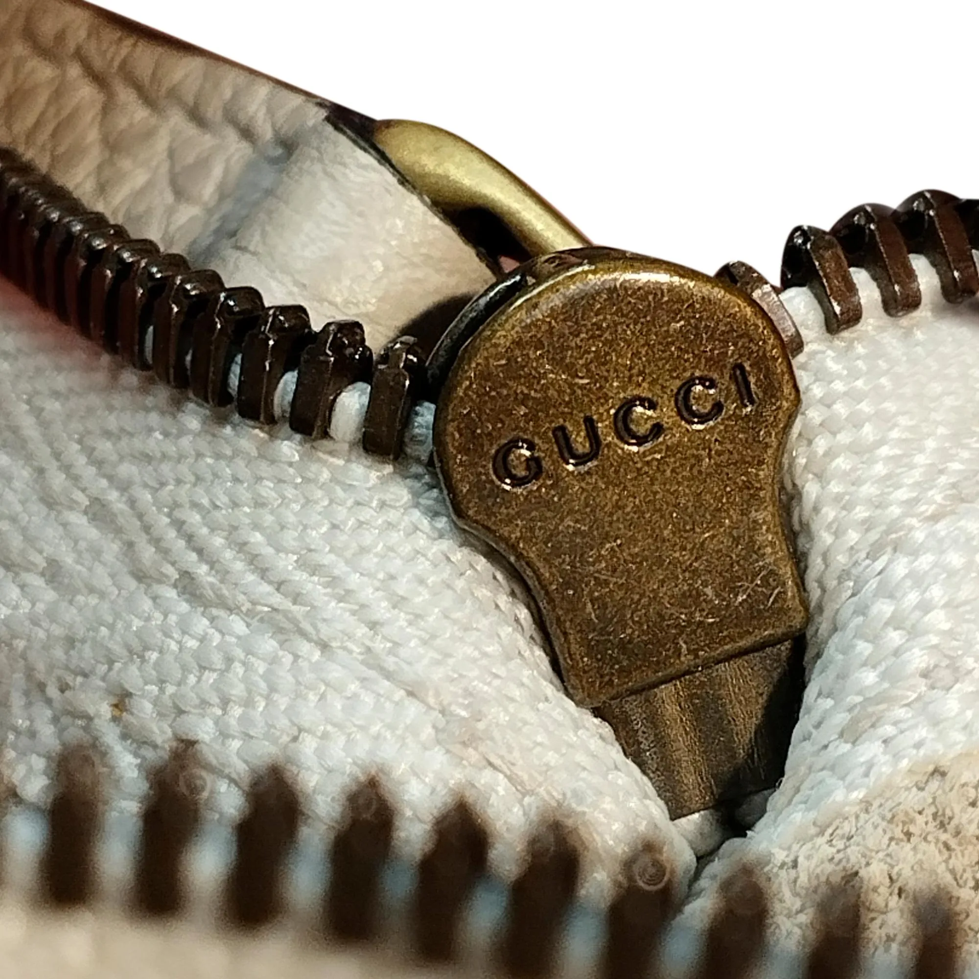 Gucci Logo Drawstring Backpack (SHG-Vl8urK)