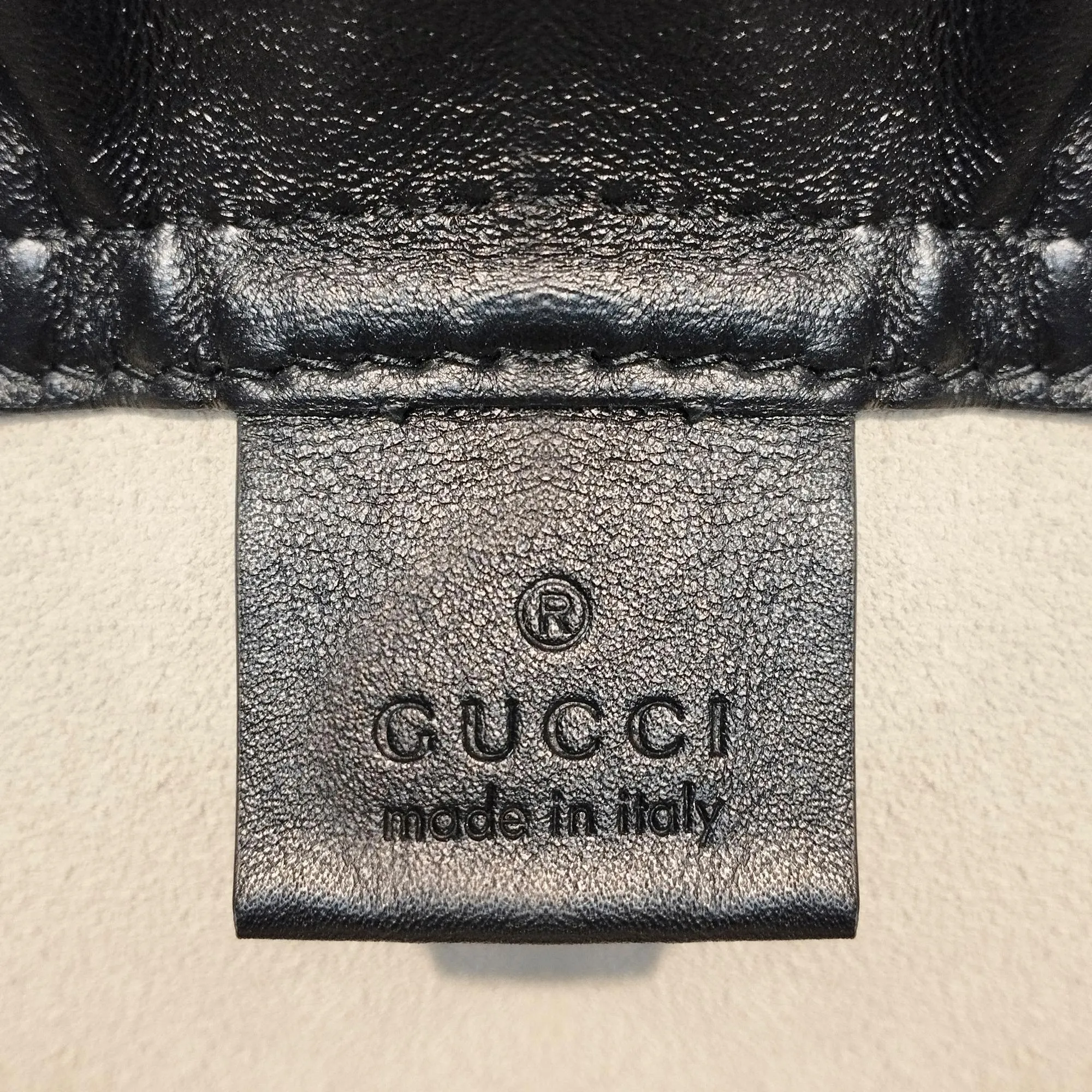 Gucci Logo Drawstring Backpack (SHG-Vl8urK)