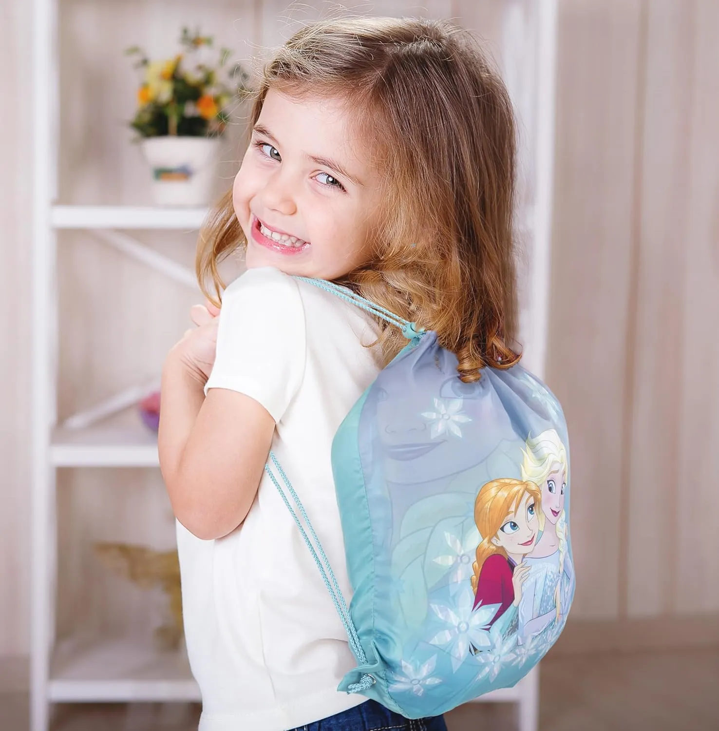 Jay Franco Disney Frozen Sparkle Slumber Sack - Cozy & Warm Kids Lightweight Slumber Bag/Sleeping Bag - Featuring Anna and Elsa (Official Disney Product)