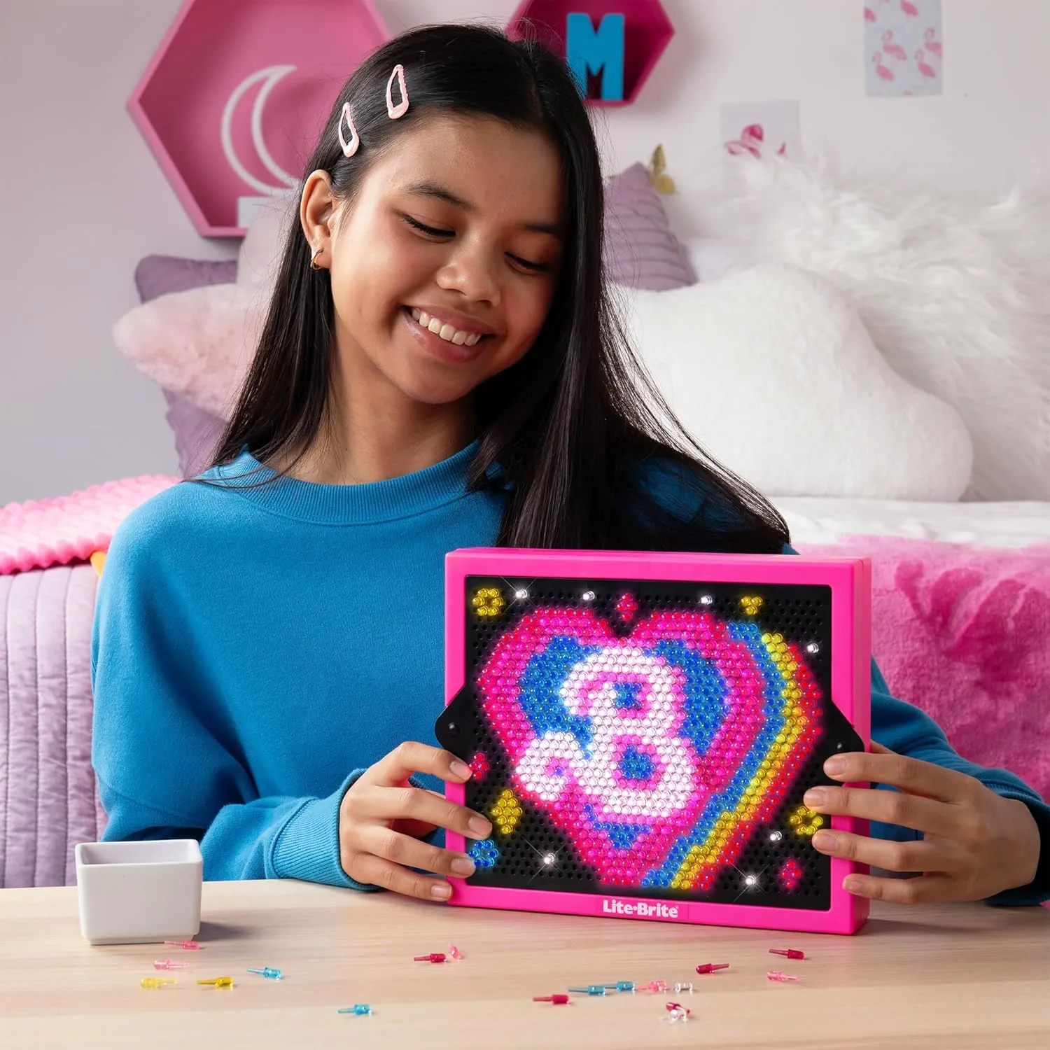 Lite Brite Super Bright HD, Barbie Edition - Creative Retro Light-Up Screen – Educational Play for Children, Enhances Creativity, Gift for Girls and Boys Ages 6 