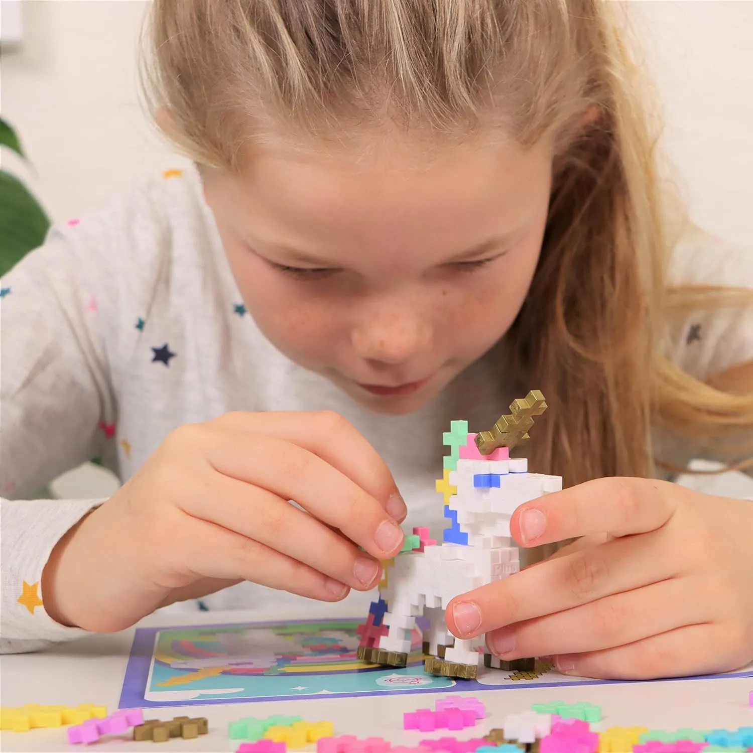 PLUS PLUS Learn to Build Set, Interlocking Mini Building Blocks, 3D Puzzle Construction Stem Toy for Kids - Unicorns, 275 Pieces