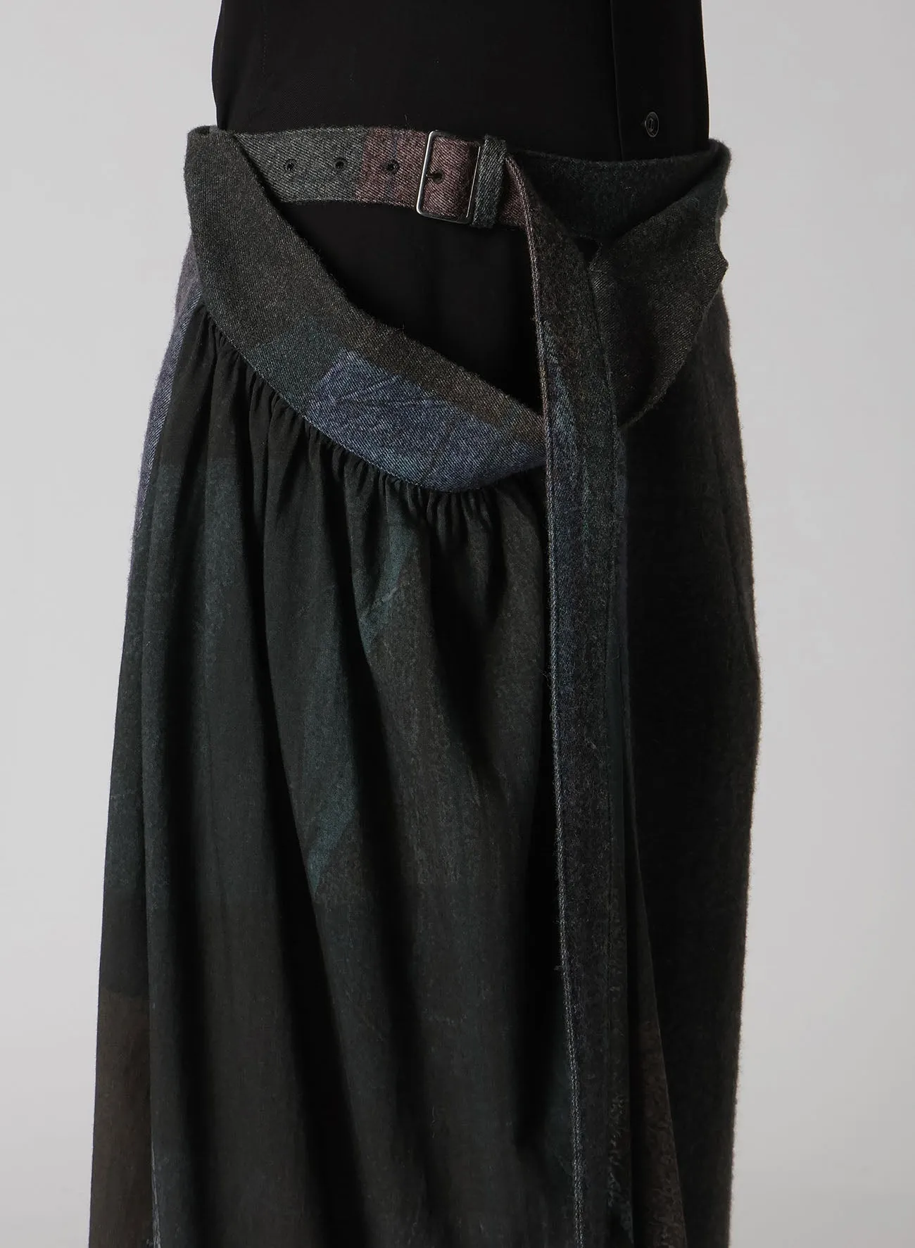 RAISED C/W TWILL PEALED CHECK PT RIGHT CLOTH SKIRT
