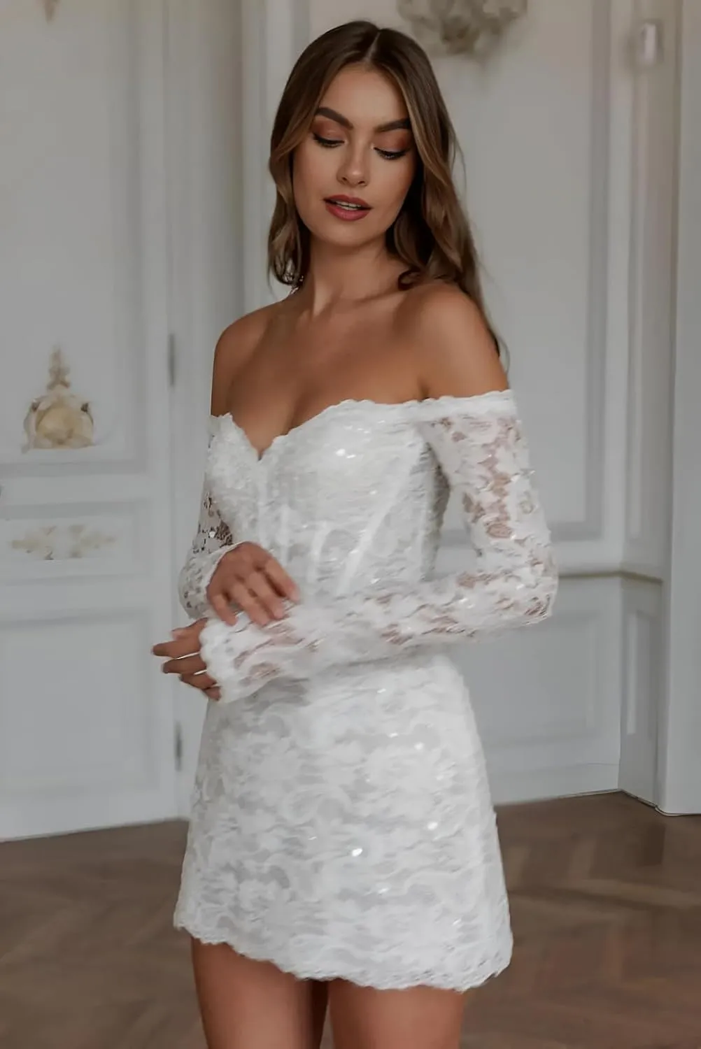 Short Wedding Dresses for Bride Beach Lace Strapless Tulle Applique Boho Mini Bridal Dress for Bride