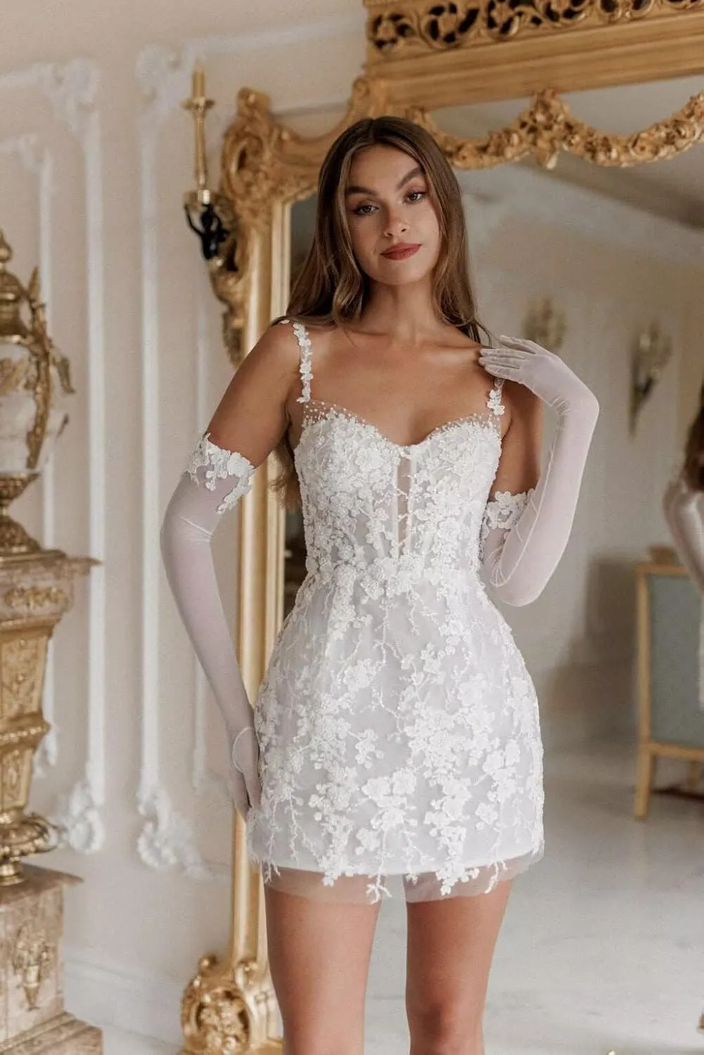 Short Wedding Dresses for Bride Beach Lace Strapless Tulle Applique Boho Mini Bridal Dress for Bride