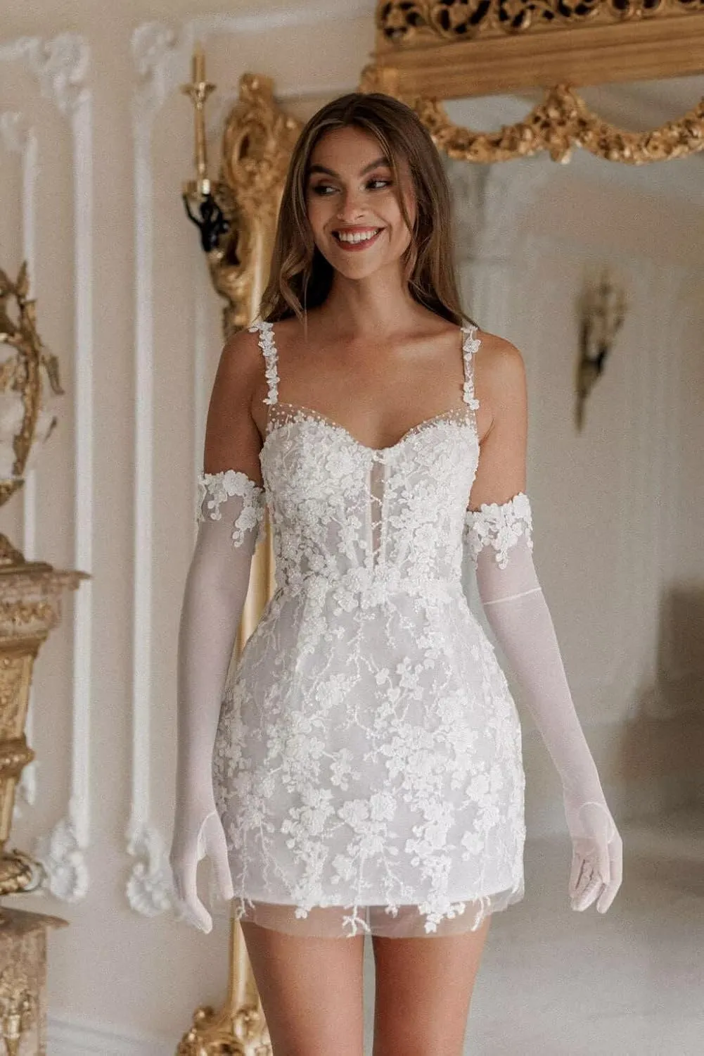 Short Wedding Dresses for Bride Beach Lace Strapless Tulle Applique Boho Mini Bridal Dress for Bride