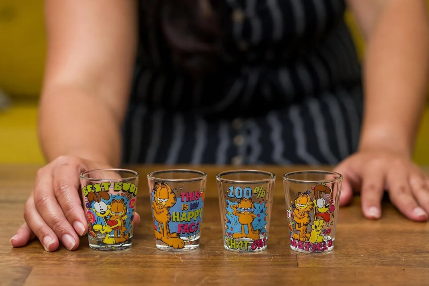 Silver Buffalo Garfield and Odie 4 Pack Mini Glass Set, 1.5 Ounces