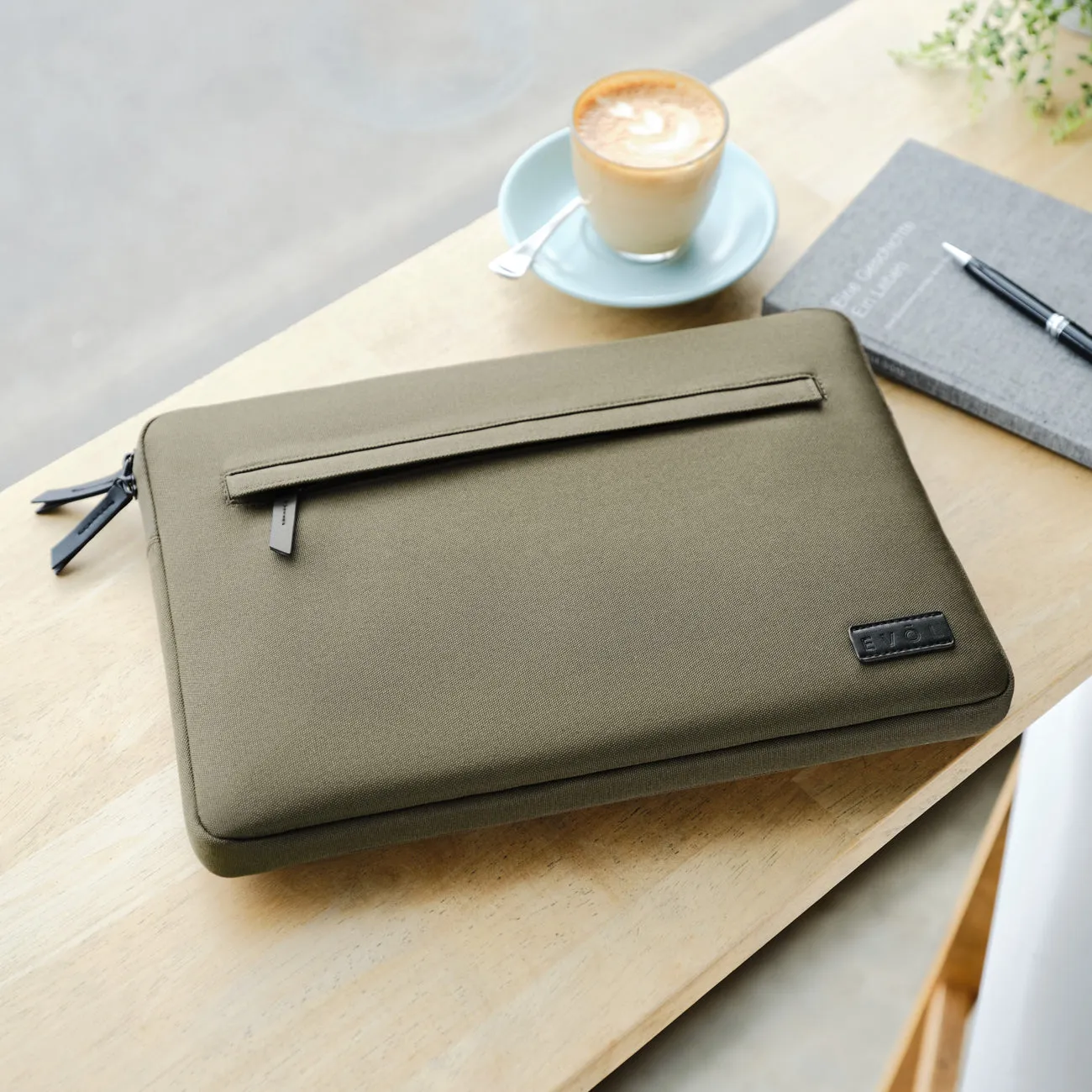 Tech - 13.3-14.1" Laptop Sleeve