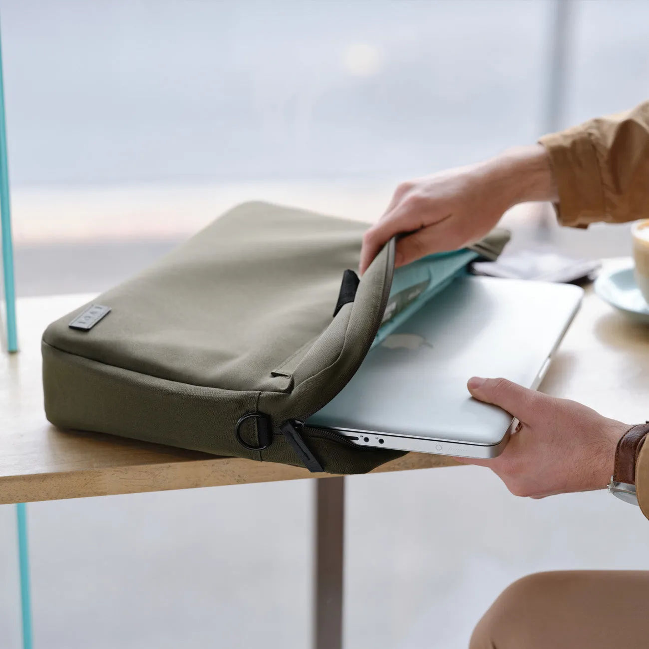 Tech - 15.6" Laptop Briefcase