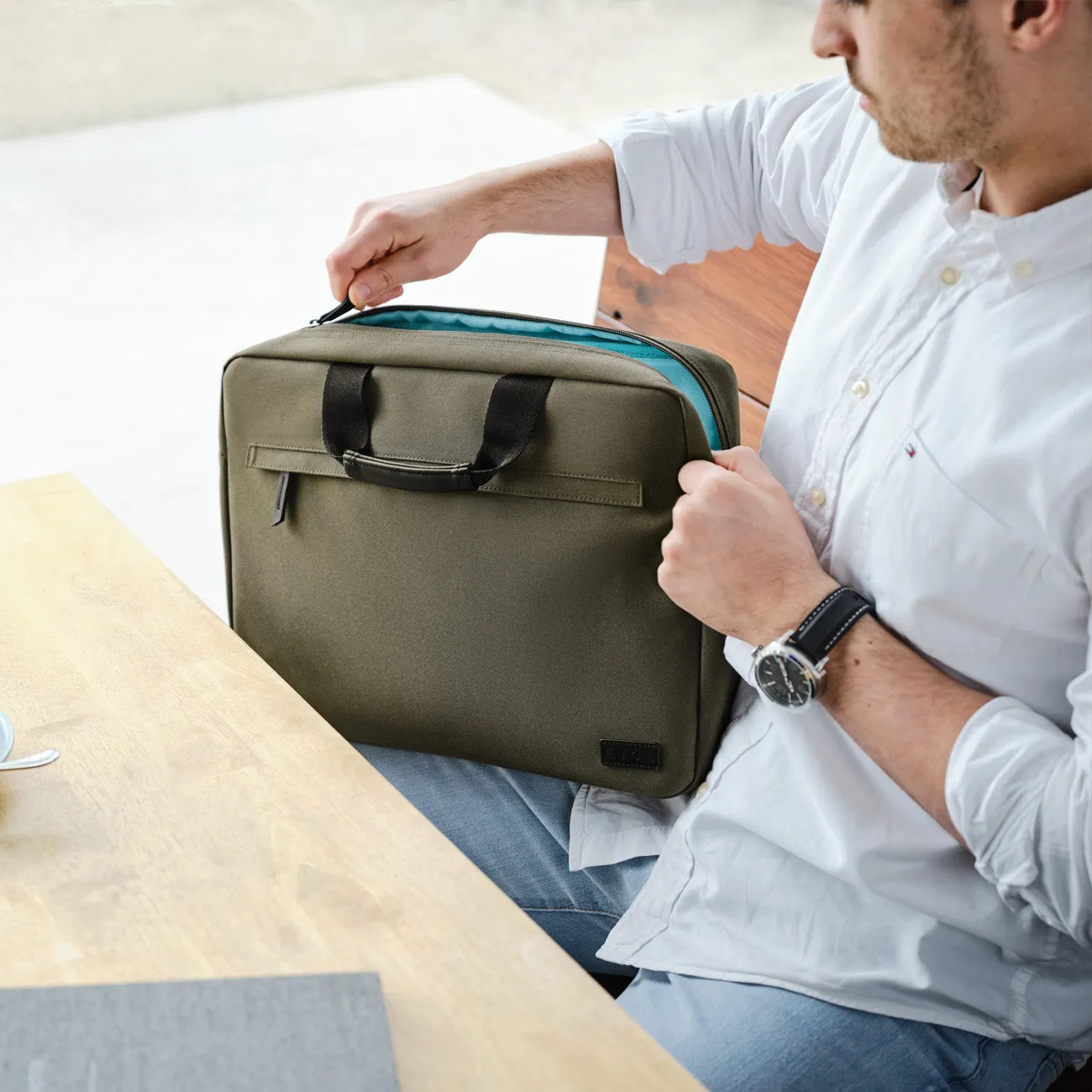 Tech - 15.6" Laptop Briefcase